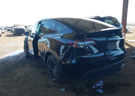 2021 Tesla Model Y Long Range Dual Motor All-Wheel Drive z USA, uszkodzony, nr VIN 5YJYGDEEXMF153633